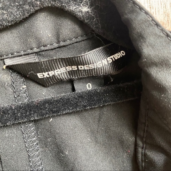 Express Ruffle Collar Dress. - Picture 6 of 7